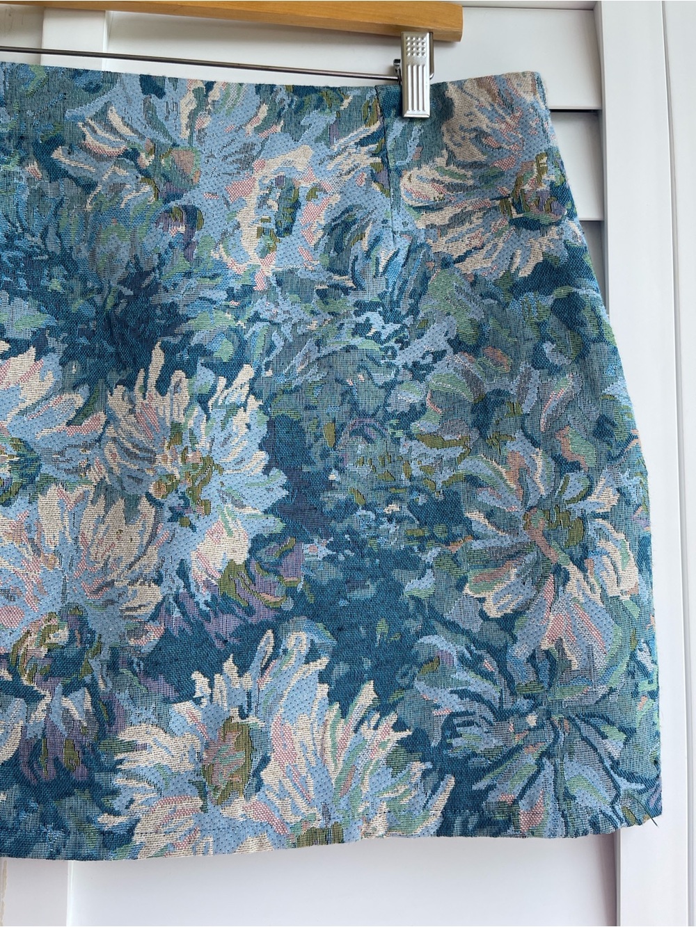 Steve Madden Blissful Blue Floral Brocade Lace-Up Back Mini Skirt Size L NWT - Picture 6 of 16